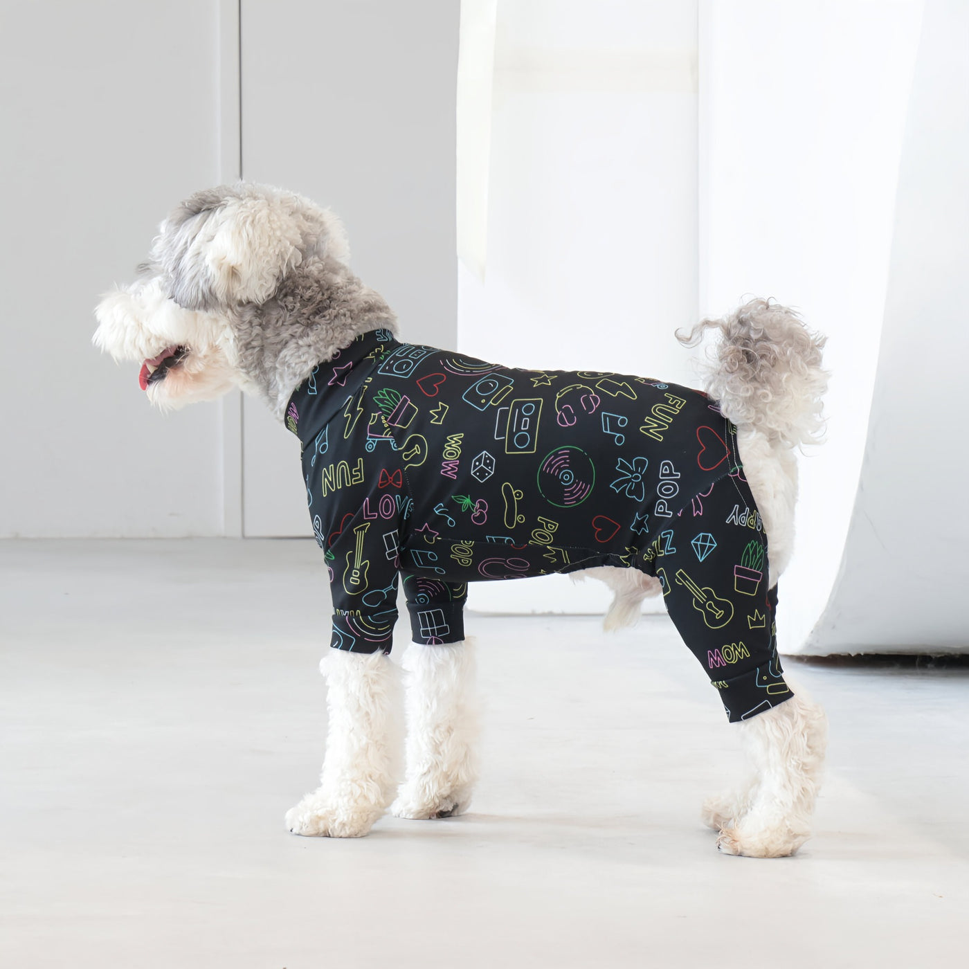 【新入荷】カラフルロンパース ブラックアート