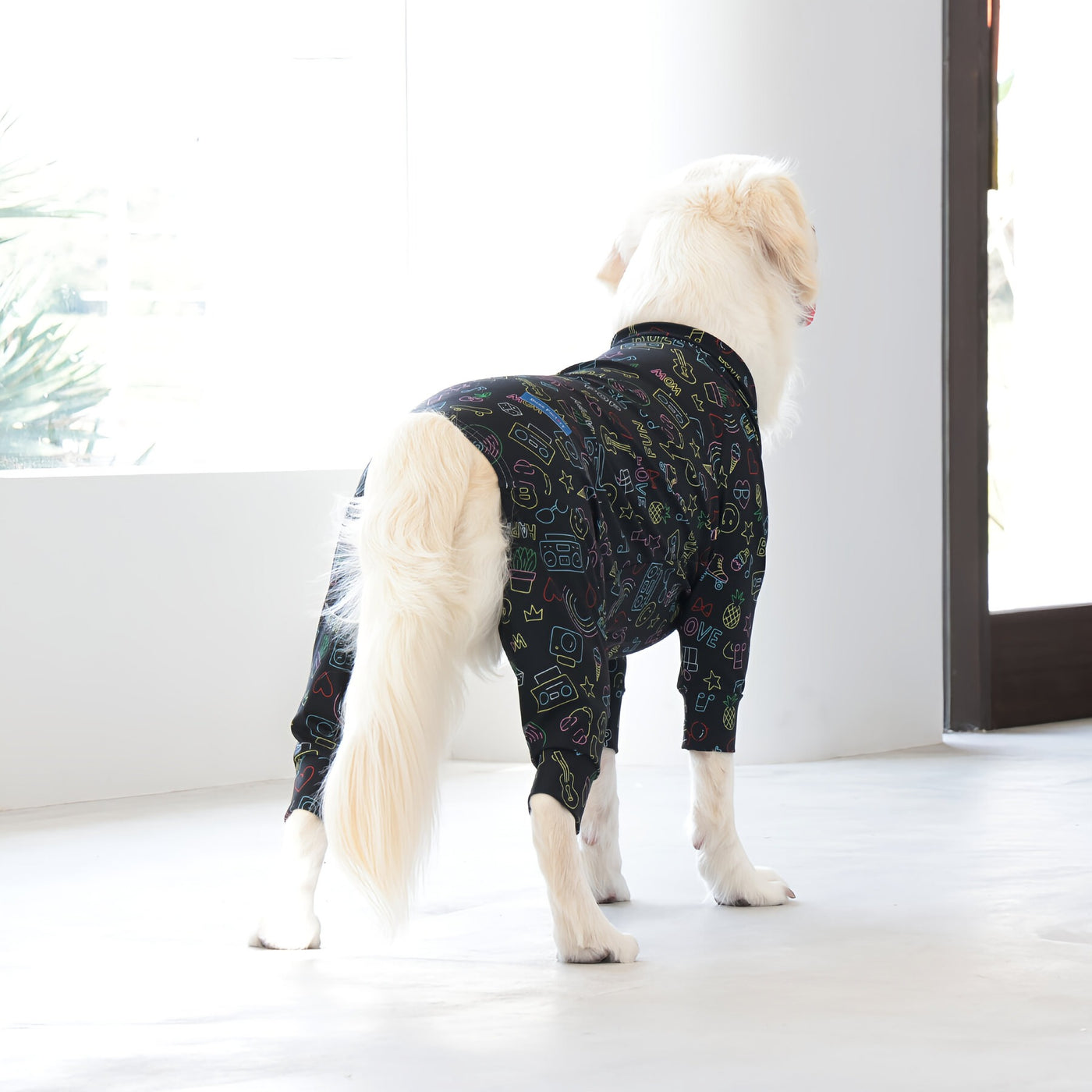 【新入荷】カラフルロンパース ブラックアート