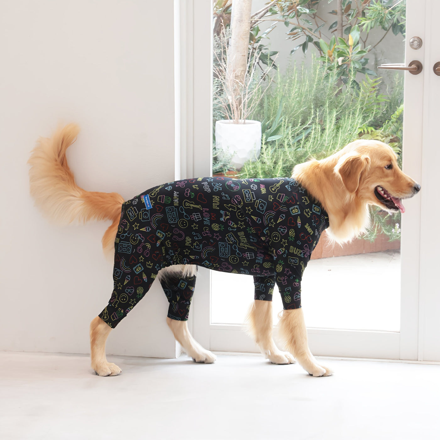 【新入荷】カラフルロンパース ブラックアート