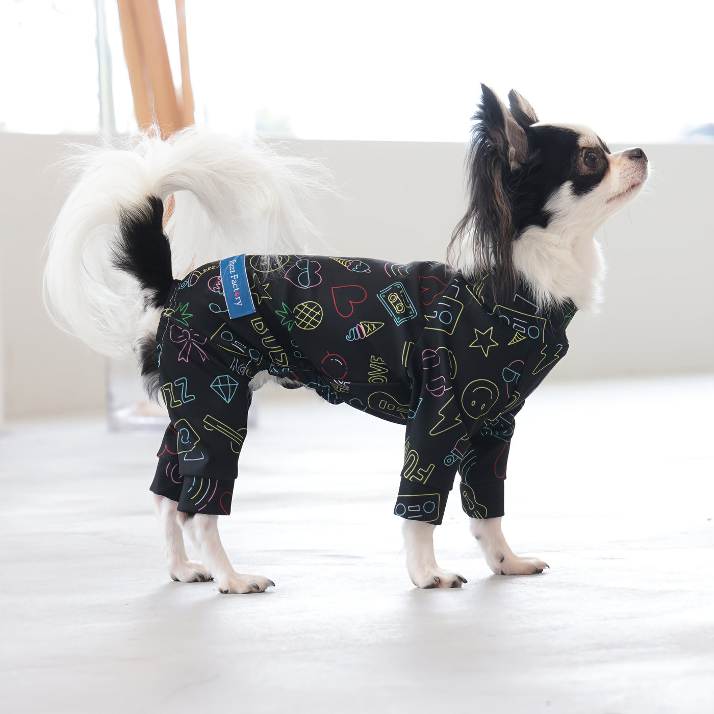 【新入荷】カラフルロンパース ブラックアート