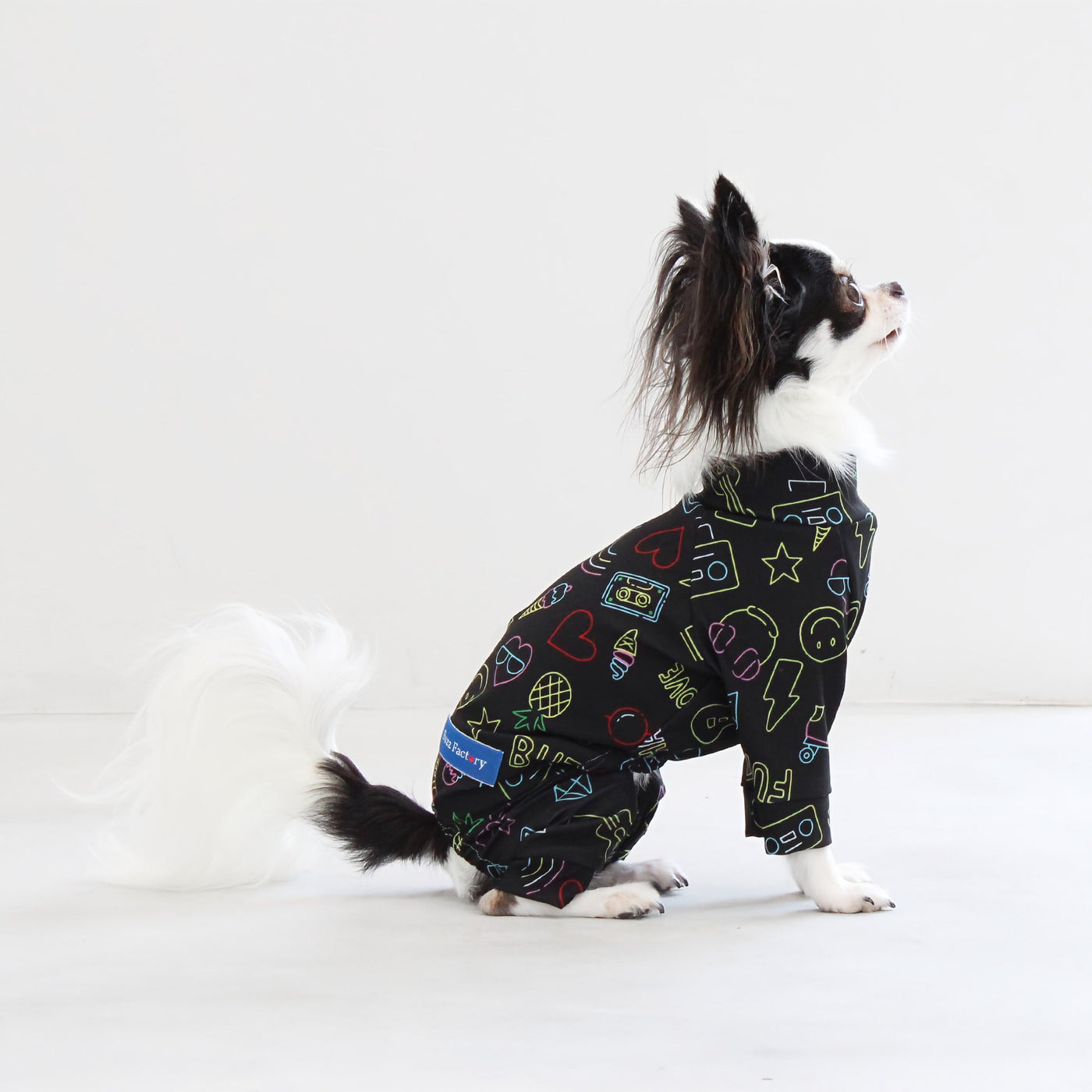 【新入荷】カラフルロンパース ブラックアート