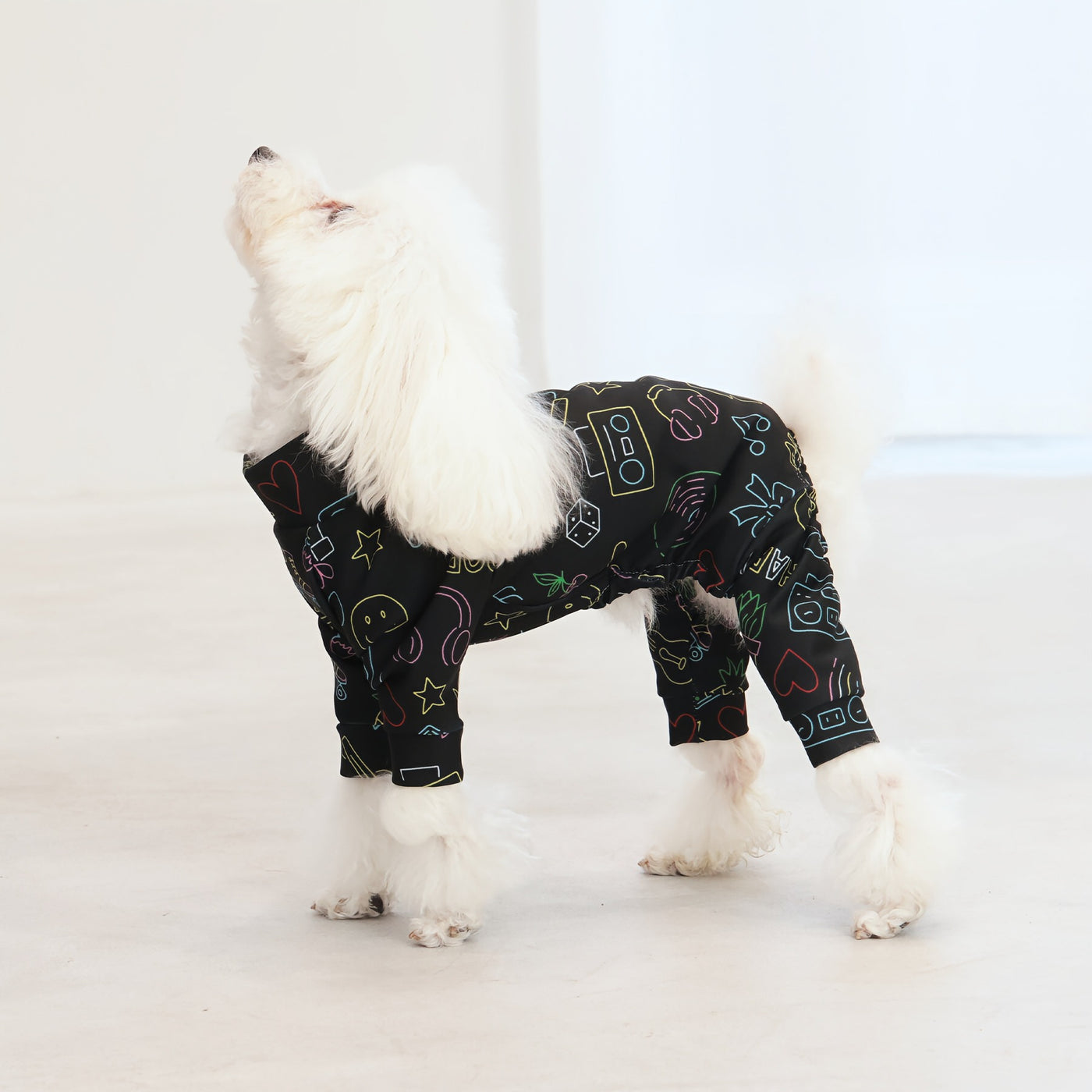 【新入荷】カラフルロンパース ブラックアート